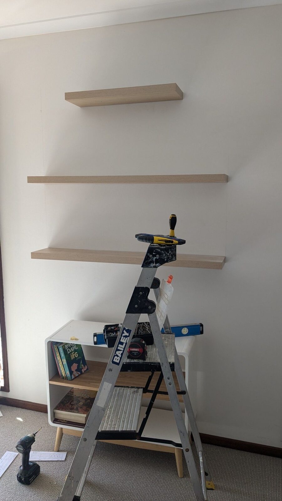 Floating shelves installation